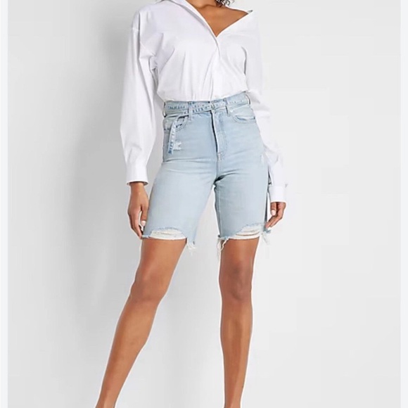 Express Pants - NWT Super High Rise 90s Bermuda Belted Jean Shorts Sz 00 light wash